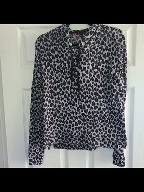 t/o Sweaters Women's Gray/Black Leopard Print Pullover Hoodie M Pockets